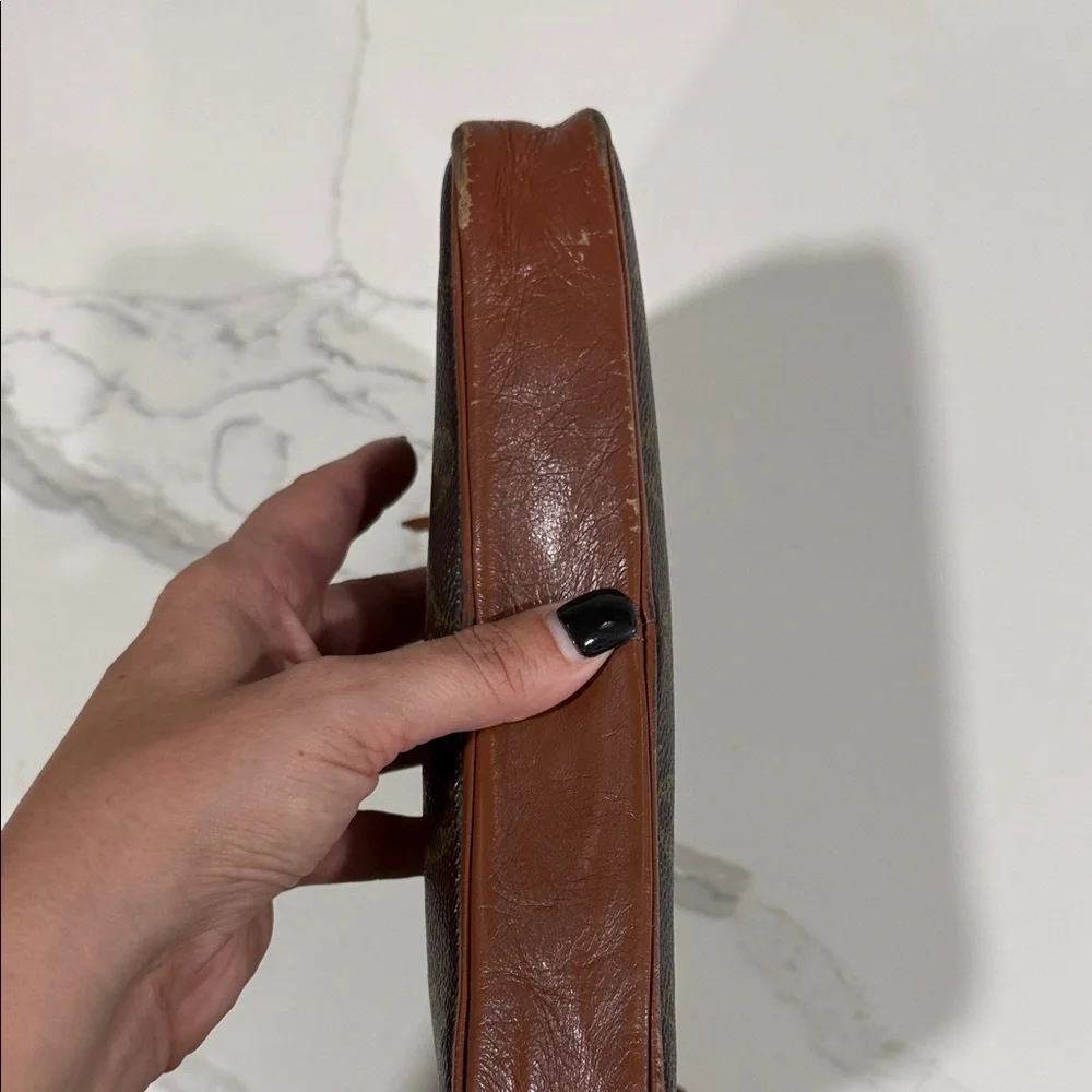 Louis Vuitton Brown Monogram Clutch - Picture 16 of 16